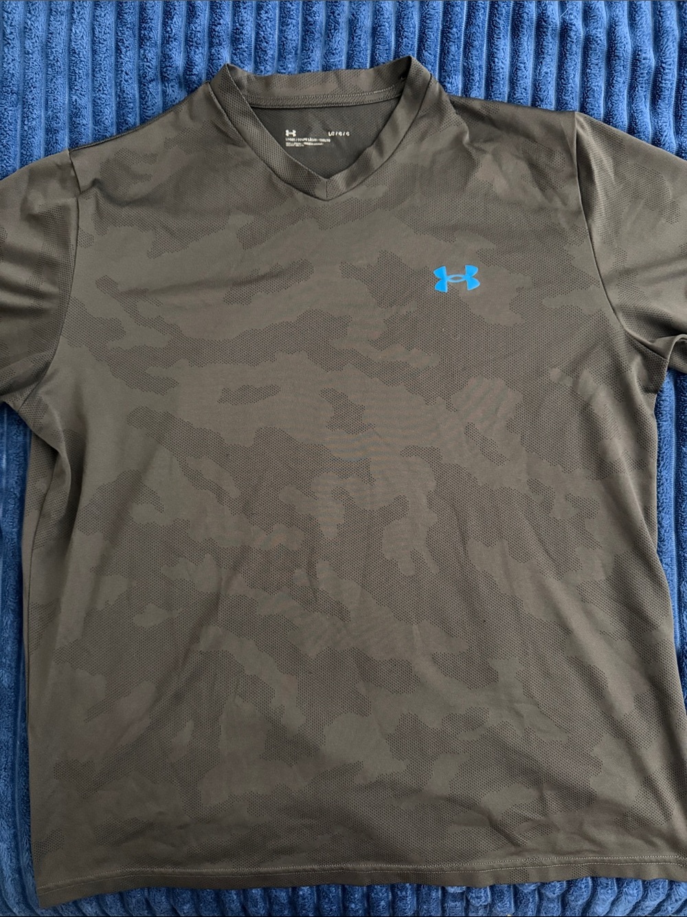 Under Armour Men's Olive Camo V-Neck Performance Tee with Blue Logo